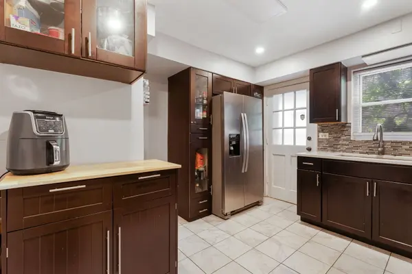 1751 W Chase AVE, Chicago, IL 60626