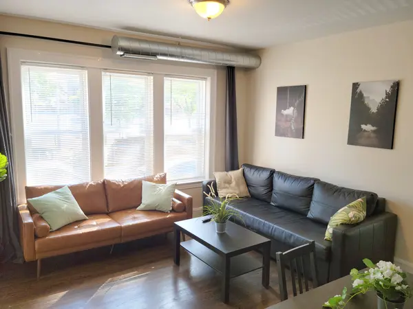 4136 W Palmer AVE #2L, Chicago, IL 60639