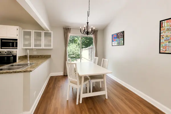 558 Glacier TRL, Roselle, IL 60172