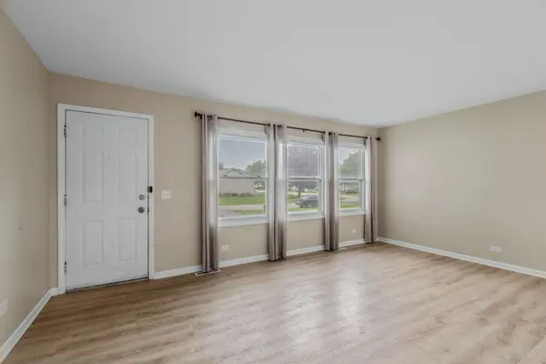1903 Highview AVE, Mchenry, IL 60050
