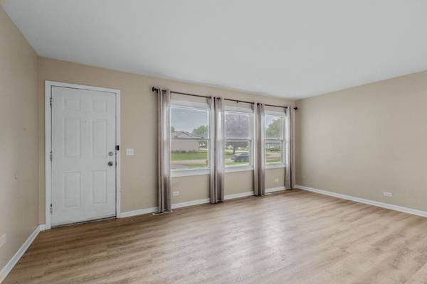 1903 Highview AVE, Mchenry, IL 60050