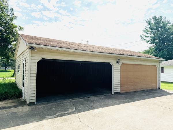525 E Honeywell ST, Hoopeston, IL 60942
