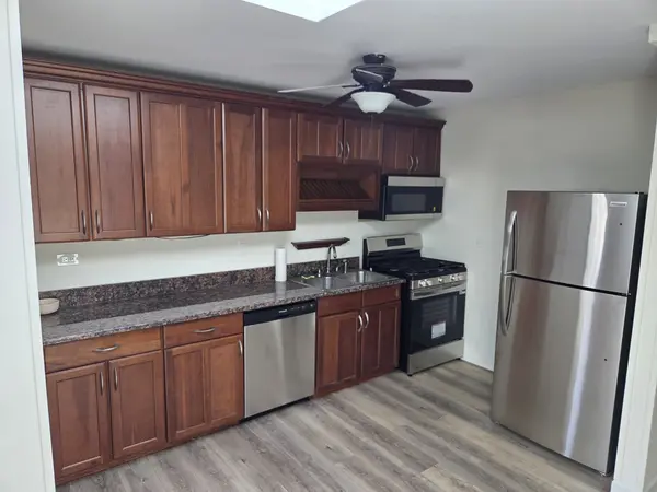 400 Mccarthy RD #421, Lemont, IL 60439