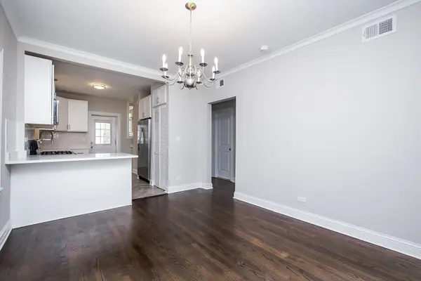 2648 W Lunt AVE #C, Chicago, IL 60645