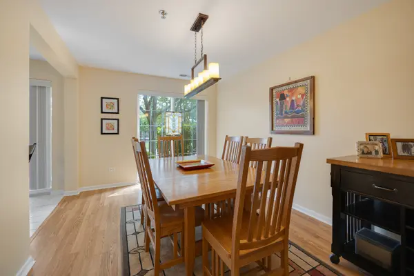 129 HUNT CLUB DR #129, St. Charles, IL 60174