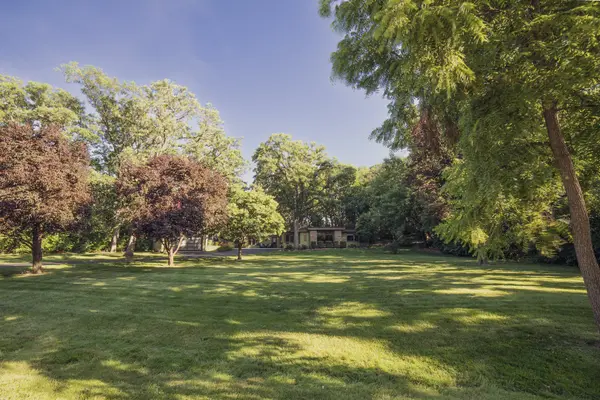 8623 S Roma RD, Palos Park, IL 60464