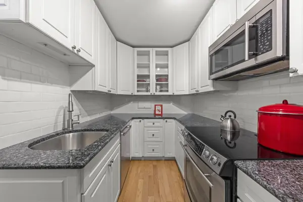 1550 N Lake Shore DR #17B, Chicago, IL 60610
