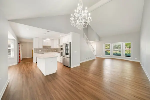 1384 Marble Hill DR, Lake Zurich, IL 60047
