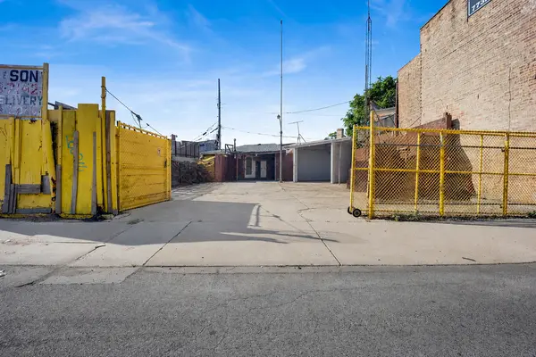 4387 N Elston AVE, Chicago, IL 60641