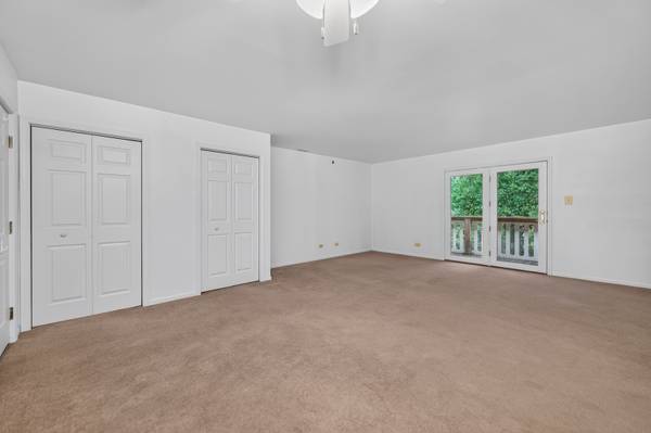 2S640 Cerny RD #A4, Warrenville, IL 60555