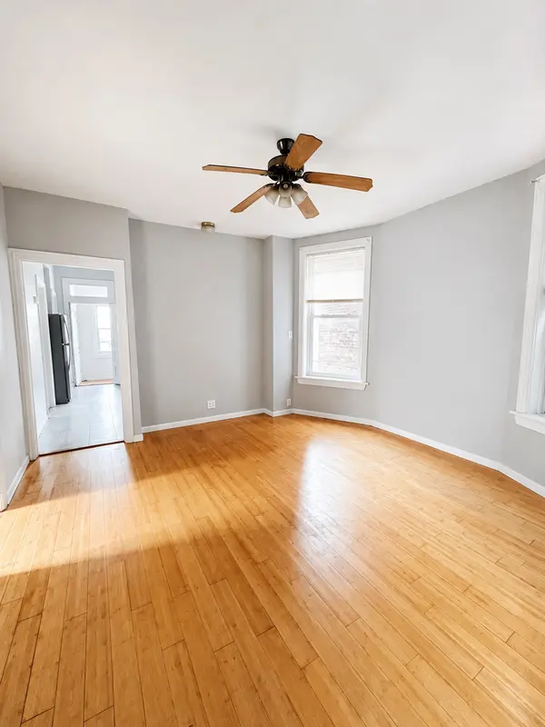 4112 W Wellington AVE #1R, Chicago, IL 60641