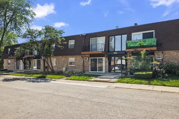 765 GROVE DR #103, Buffalo Grove, IL 60089