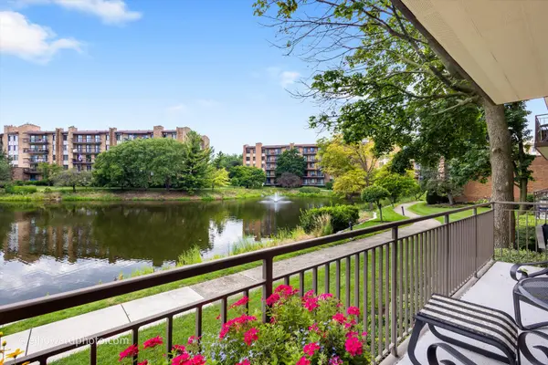 701 Lake Hinsdale DR #103, Willowbrook, IL 60527