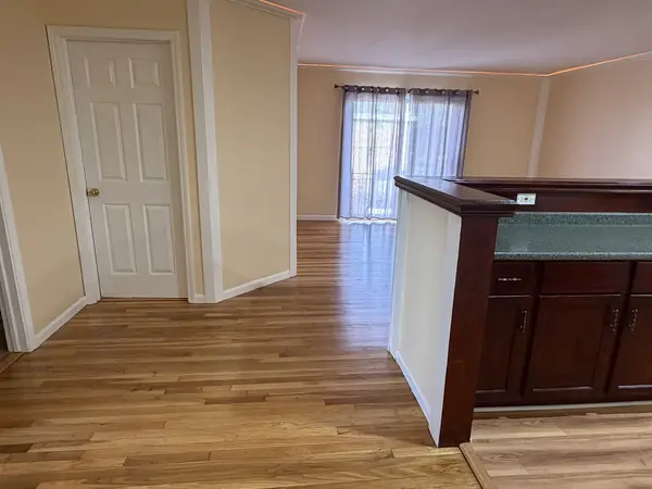 8836 N Western AVE #207G, Des Plaines, IL 60016