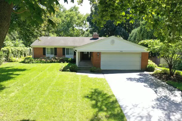 433 W Sheridan PL, Lake Bluff, IL 60044