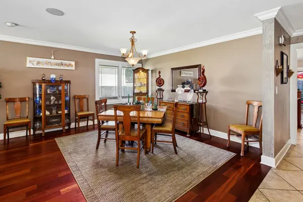 6833 N Concord LN, Niles, IL 60714