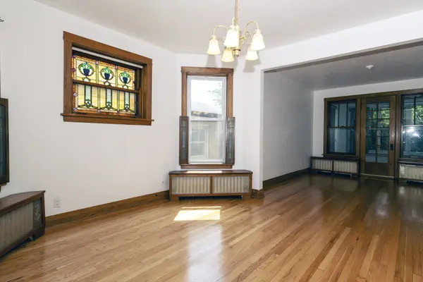 5104 W Hutchinson ST #2, Chicago, IL 60641