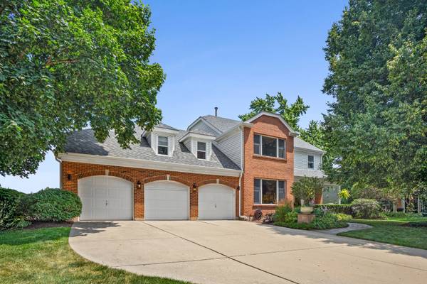 2917 Whispering Oaks DR, Buffalo Grove, IL 60089