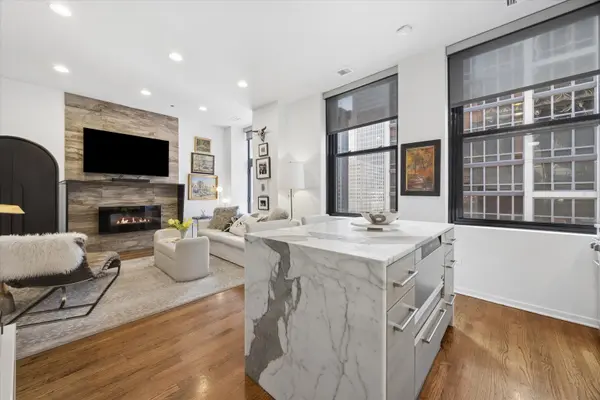 208 W Washington ST #1813, Chicago, IL 60606