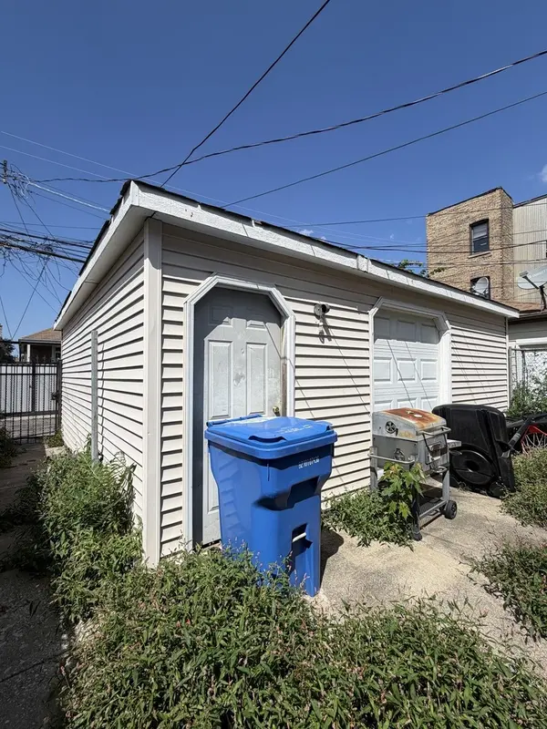 7610 S Honore ST, Chicago, IL 60620