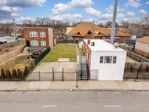 9422 S Lafayette AVE, Chicago, IL 60620
