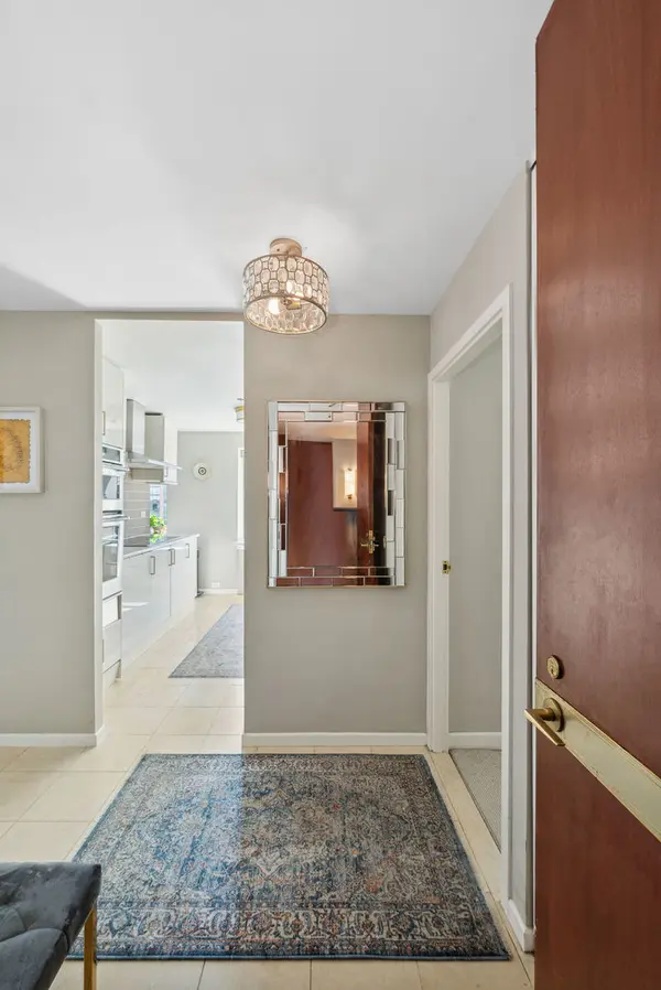 100 E Huron ST #1506, Chicago, IL 60611