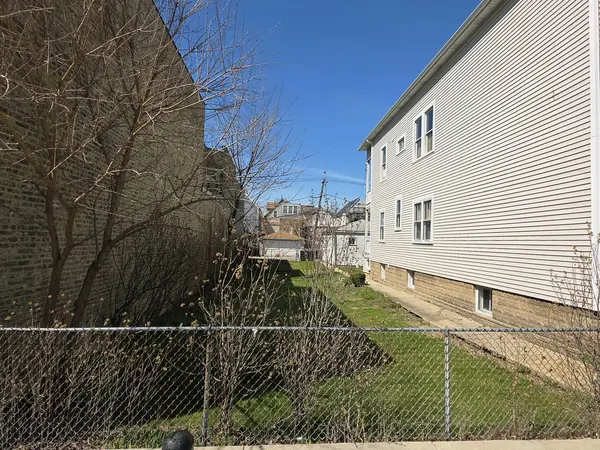 2712 N Western AVE, Chicago, IL 60647