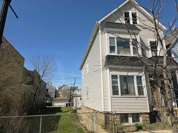 2712 N Western AVE, Chicago, IL 60647