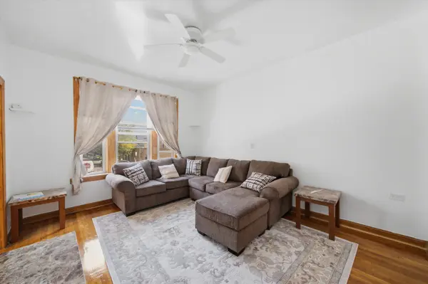 2930 N Milwaukee AVE, Chicago, IL 60647