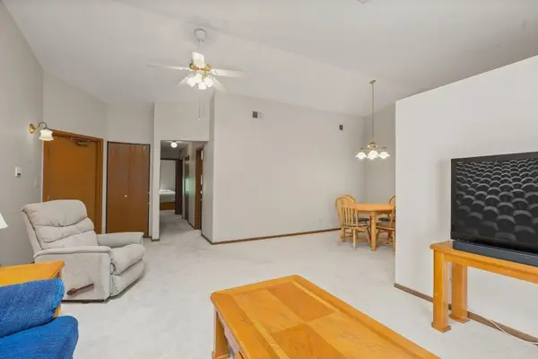 1410 W Partridge LN #6, Arlington Heights, IL 60004