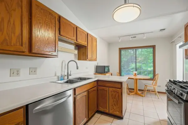 1410 W Partridge LN #6, Arlington Heights, IL 60004