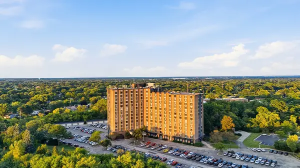 1 Renaissance PL #816, Palatine, IL 60067