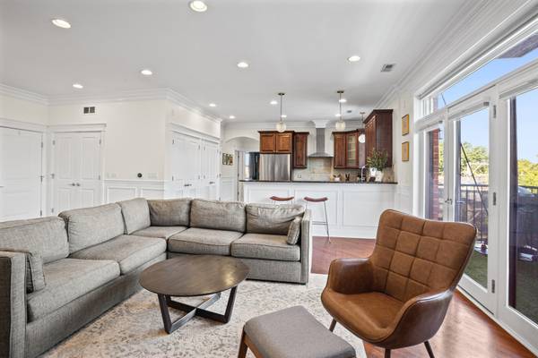 2450 W Montrose AVE #3N, Chicago, IL 60618