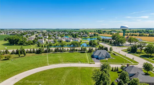 1718 Ellsworth DR, Sycamore, IL 60178