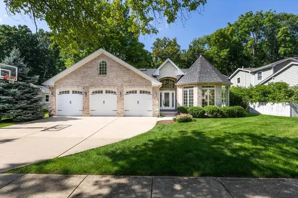 1009 Douglas AVE, Naperville, IL 60540