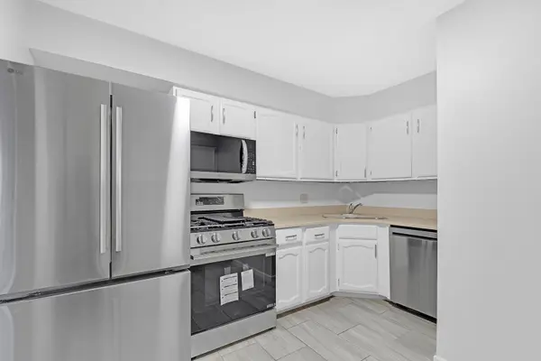 3 Timber LN #3, Vernon Hills, IL 60061