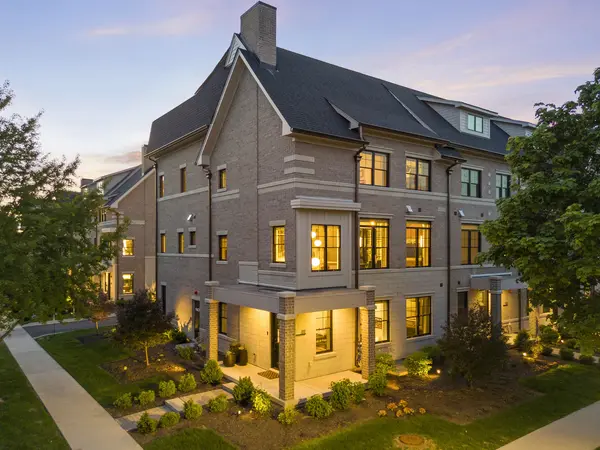 111 N Columbia ST, Naperville, IL 60540