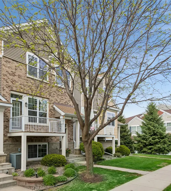 1945 Commonwealth BLVD #5, Chanhassen, MN 55317
