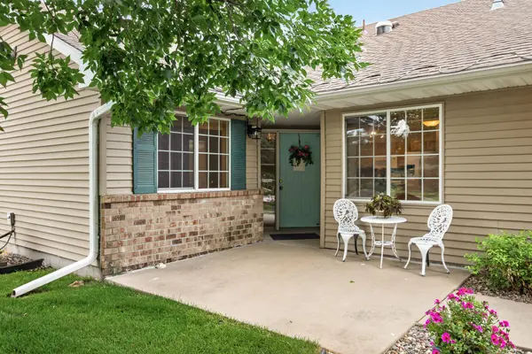 9076 212th ST W, Lakeville, MN 55044