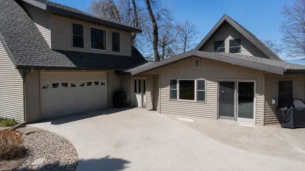 39409 Clearmont RD, Battle Lake, MN 56515
