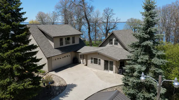39409 Clearmont RD, Battle Lake, MN 56515