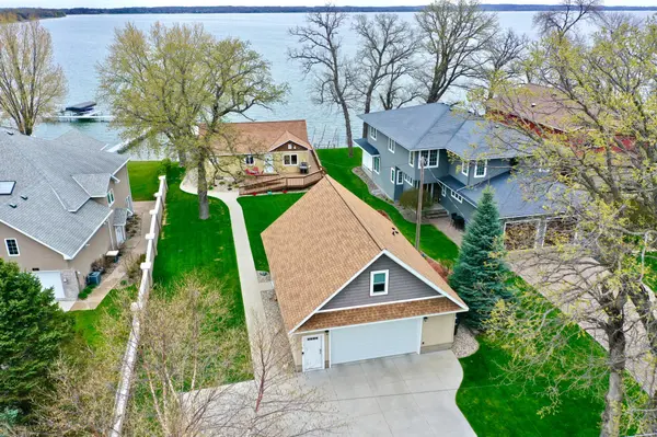 223 Lake AVE S, Spicer, MN 56288
