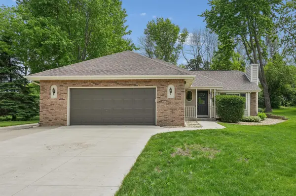 20524 Javelin CIR, Lakeville, MN 55044