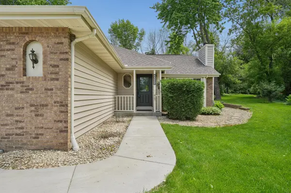 20524 Javelin CIR, Lakeville, MN 55044