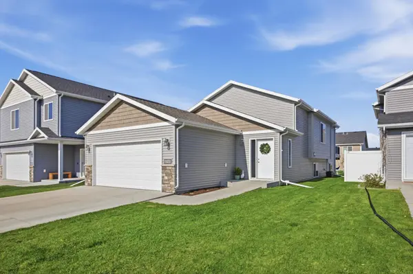 2742 Divide ST W,  West Fargo,  ND 58078