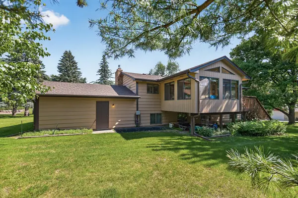 2041 W 65th ST, Excelsior, MN 55331