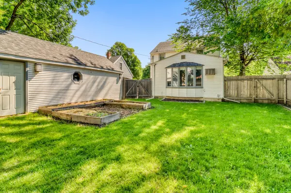 415 12th ST N, Moorhead, MN 56560
