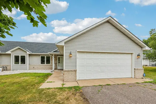 720 Oakwood ST NW, Isanti, MN 55040