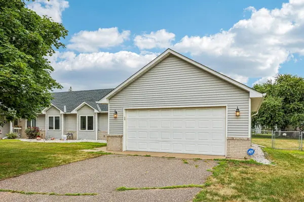 720 Oakwood ST NW, Isanti, MN 55040