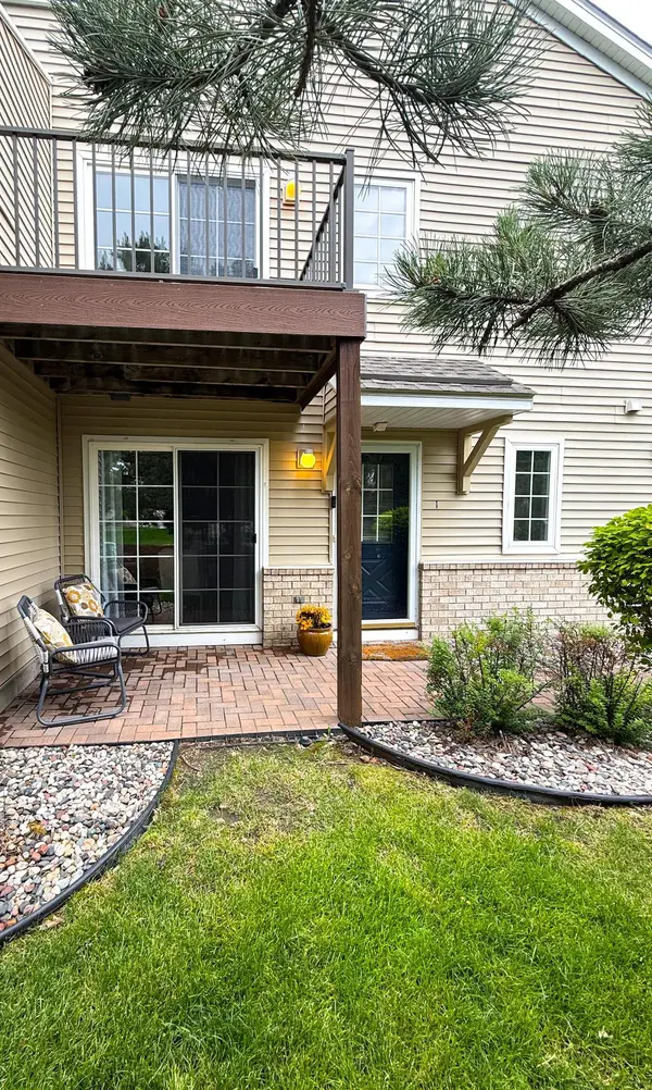 2225 Ranchview LN N #1, Plymouth, MN 55447